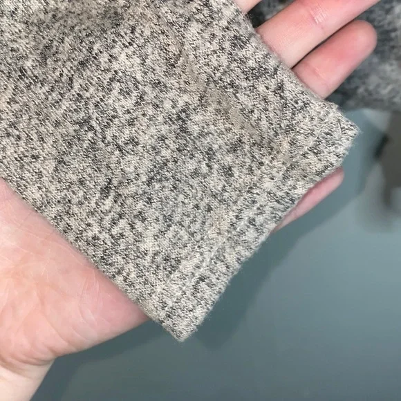 🪿Cute cream lightweight long sleeved top! - Picture 4 of 8